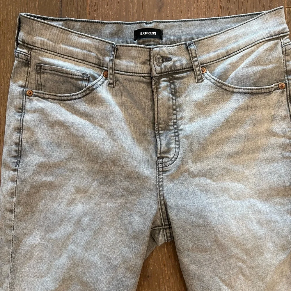 EXPRESS $80 Grey Acid Wash Mid-Rise Skinny Jeans 12R like new stretch